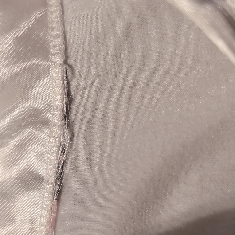Elegant White Satin Nightgown - Picture 8 of 11